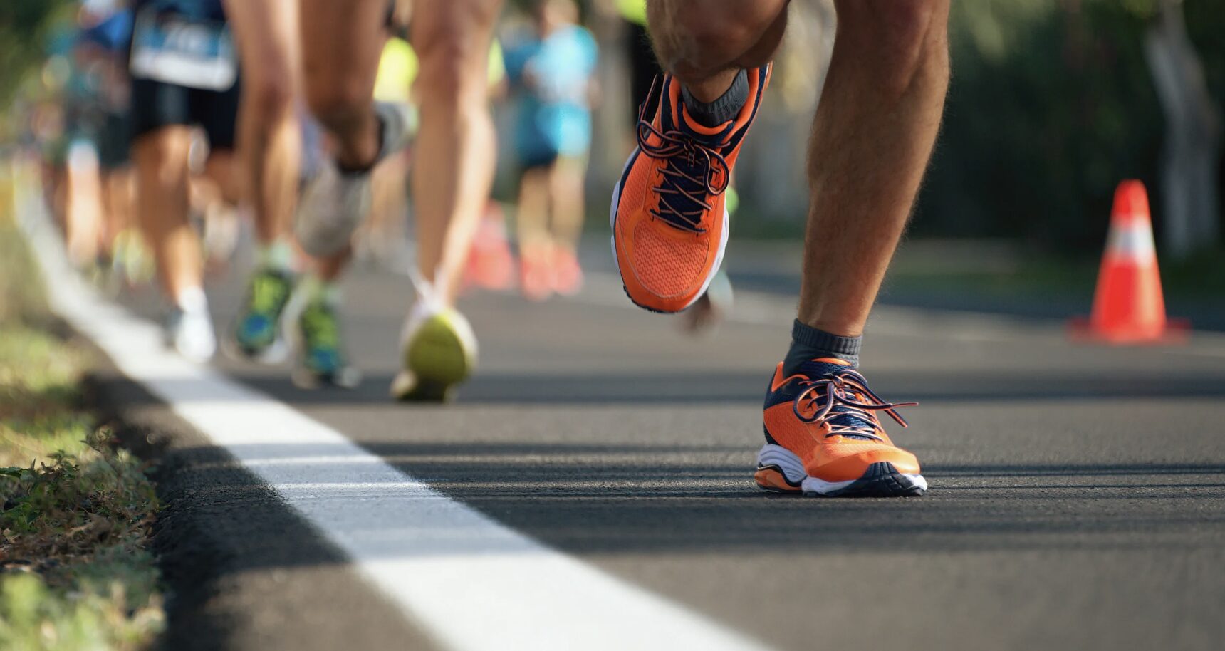 Fhinix_Cómo elegir zapatillas según la altimetría: Guía completa para corredores de ruta y trail.